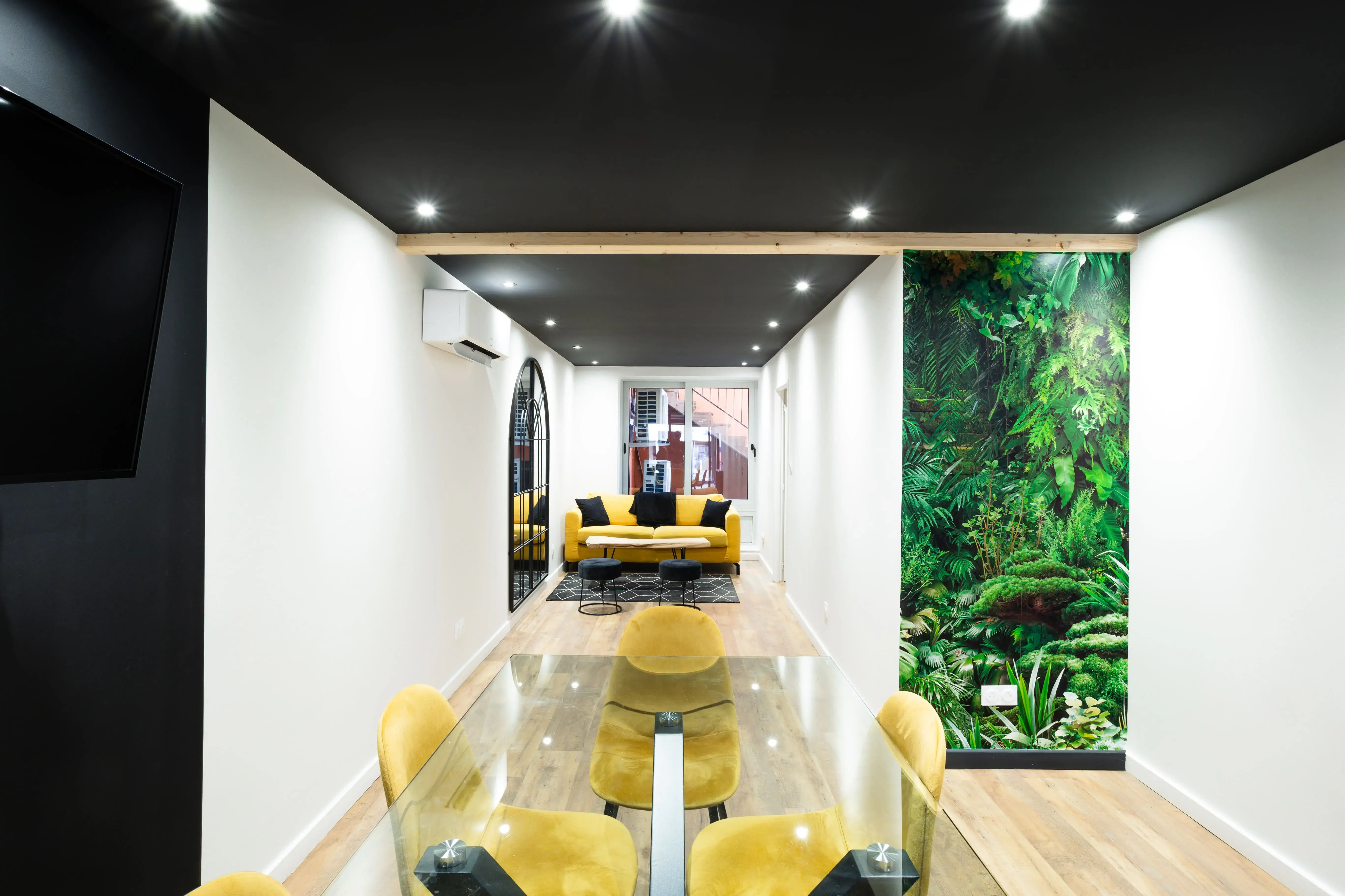 Rénovation d'un immeuble en agence immobilière