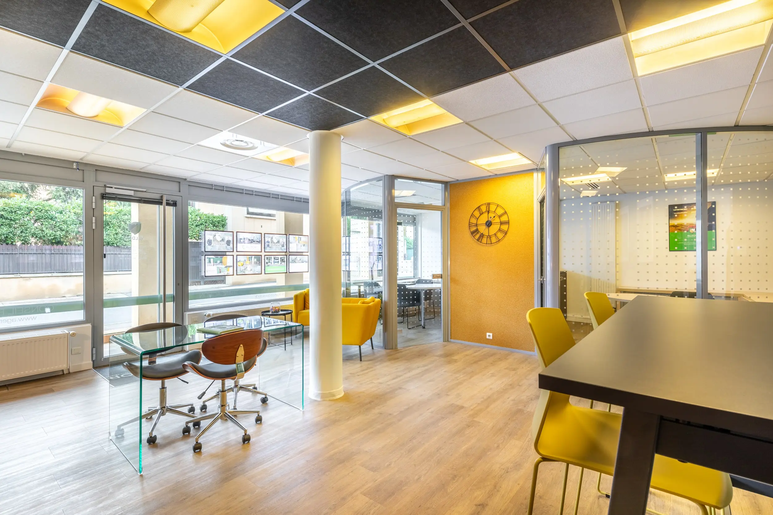 Rénovation de bureaux pour une agence immobilière à Genay